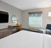 Holiday Inn Express Hotel & Suites Grand Rapids-North by IHG hotel detail image 5