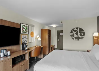 Holiday Inn Niagara Falls State Park Entry by IHG hotel thumbnail 6