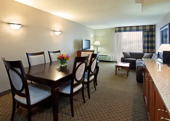 Holiday Inn Hotel & Suites Cincinnati - Eastgate by IHG hotel thumbnail 5