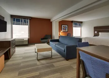 Holiday Inn Express Voorhees - Mt. Laurel by IHG hotel thumbnail 3
