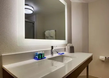 Holiday Inn Express Voorhees - Mt. Laurel by IHG hotel thumbnail 6