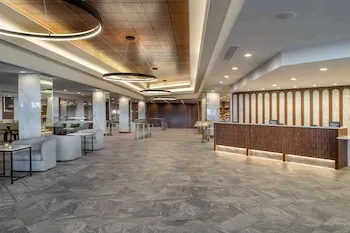 Hilton St. Louis Airport hotel thumbnail 8