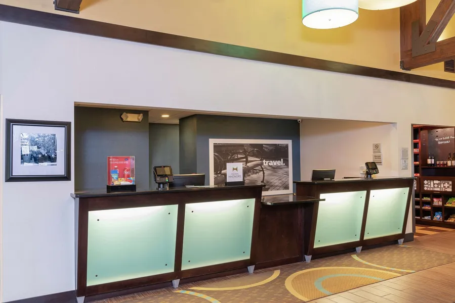 Hampton Inn & Suites Cleveland-Airport/Middleburg Heights hotel detail image 2