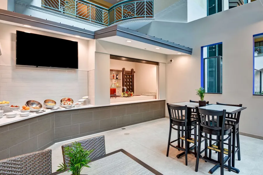 Embassy Suites by Hilton Miami International Airport hotel detail image 2