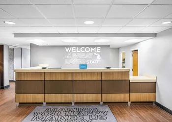 Hampton Inn Grand Rapids-North hotel thumbnail 3