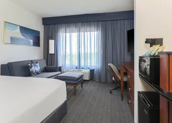 Courtyard by Marriott Austin Airport hotel thumbnail 6