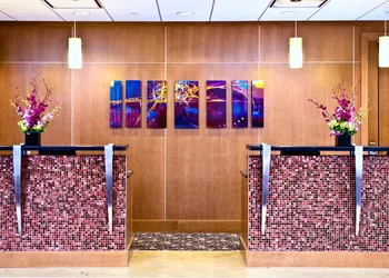 Courtyard by Marriott Boston Logan Airport hotel thumbnail 8
