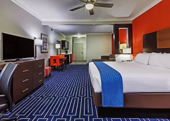 Holiday Inn Express & Suites Houston East, by IHG hotel thumbnail 6