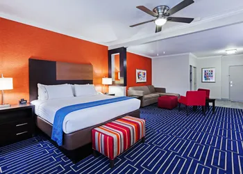 Holiday Inn Express & Suites Houston East, by IHG hotel thumbnail 7