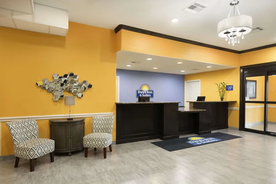 Days Inn & Suites by Wyndham Galveston West/Seawall hotel detail image 2