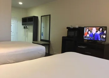 Days Inn & Suites by Wyndham Galveston West/Seawall hotel thumbnail 4
