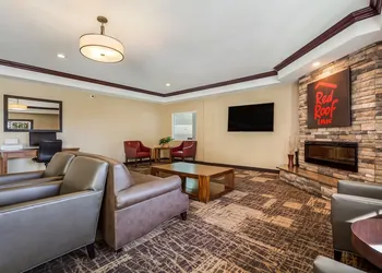 Red Roof Inn & Suites Omaha - Council Bluffs hotel thumbnail 4