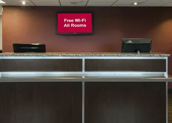 Red Roof Inn & Suites Omaha - Council Bluffs hotel thumbnail 5