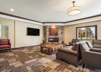 Red Roof Inn & Suites Omaha - Council Bluffs hotel thumbnail 2
