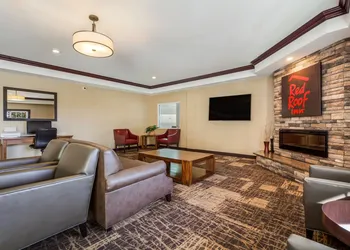 Red Roof Inn & Suites Omaha - Council Bluffs hotel thumbnail 4