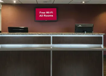 Red Roof Inn & Suites Omaha - Council Bluffs hotel thumbnail 5