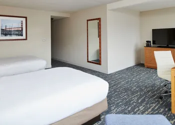 DoubleTree by Hilton Hotel Berkeley Marina hotel thumbnail 5