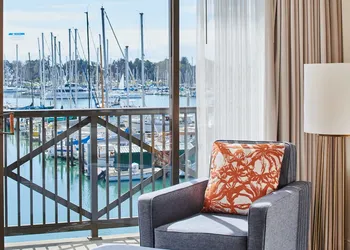 DoubleTree by Hilton Hotel Berkeley Marina hotel thumbnail 6