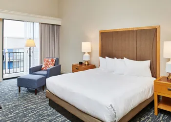 DoubleTree by Hilton Hotel Berkeley Marina hotel thumbnail 7