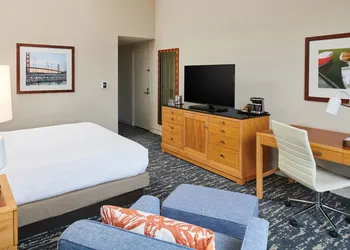 DoubleTree by Hilton Hotel Berkeley Marina hotel thumbnail 8