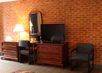 Governor House Inn hotel thumbnail 6