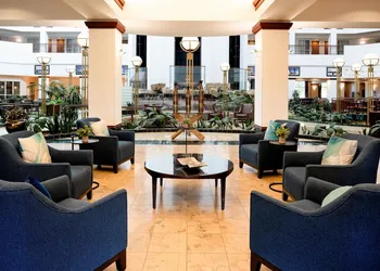 Embassy Suites by Hilton Portland Airport hotel thumbnail 2