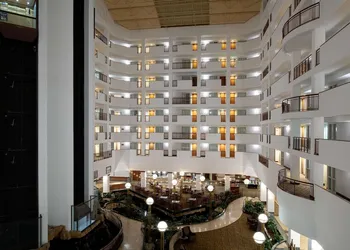 Embassy Suites by Hilton Portland Airport hotel thumbnail 3