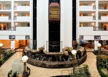 Embassy Suites by Hilton Portland Airport hotel thumbnail 6