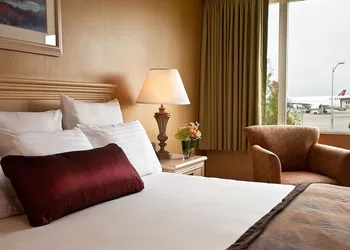 Coast Gateway Hotel hotel thumbnail 7