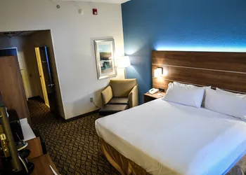 Holiday Inn Express Hotel & Suites Concord by IHG hotel thumbnail 5