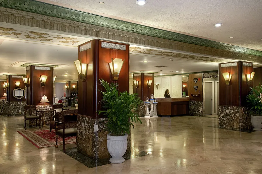 Hilton Cincinnati Netherland Plaza hotel detail image 2