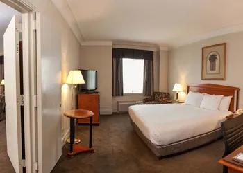Hilton Cincinnati Netherland Plaza hotel thumbnail 7