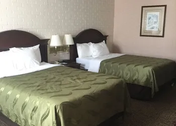 Quality Inn Pittsburgh Airport hotel thumbnail 3