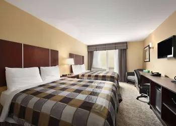 Days Inn by Wyndham Brampton hotel thumbnail 5