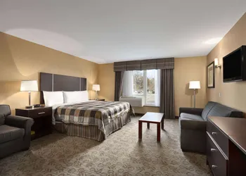 Days Inn by Wyndham Brampton hotel thumbnail 8