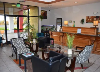 Ramada by Wyndham Arcata hotel thumbnail 2