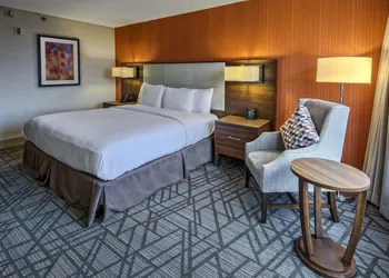 Hilton Knoxville Airport hotel thumbnail 5