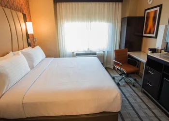 Holiday Inn New York City - Times Square by IHG hotel thumbnail 3