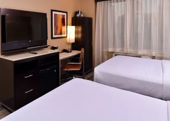 Holiday Inn New York City - Times Square by IHG hotel thumbnail 6