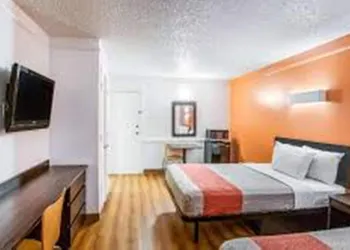 Motel 6 Euless, TX - DFW West hotel thumbnail 6