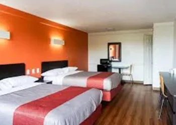 Motel 6 Euless, TX - DFW West hotel thumbnail 8