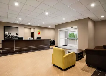Super 8 by Wyndham Hershey Chocolate Avenue hotel thumbnail 2
