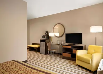 Super 8 by Wyndham Hershey Chocolate Avenue hotel thumbnail 6