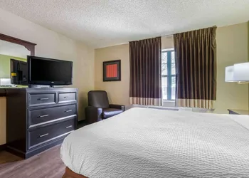 Extended Stay America Suites Phoenix Airport hotel thumbnail 6