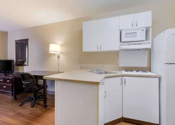 Extended Stay America Suites Phoenix Airport hotel thumbnail 7