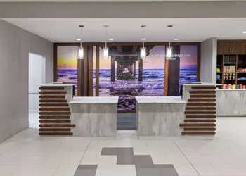 La Quinta Inn & Suites by Wyndham Rockport - Fulton hotel thumbnail 2