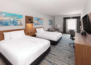 La Quinta Inn & Suites by Wyndham Rockport - Fulton hotel thumbnail 7