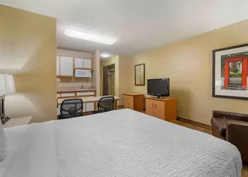 Extended Stay America Suites Cincinnati Blue Ash Reagan Hwy hotel thumbnail 8