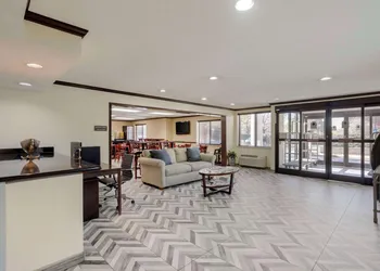 Comfort Inn & Suites Brentwood - Nashville hotel thumbnail 2