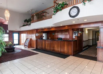 Quality Suites Albuquerque Airport hotel thumbnail 2